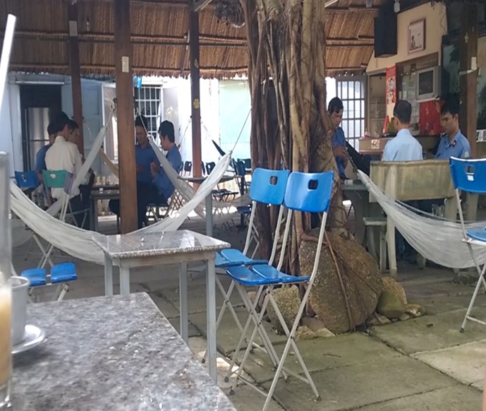 Trong những tin tức pháp luật mới nhất hôm nay có vụ buộc thôi việc 5 cán bộ trật tự đô thị đánh bài ăn tiền Trong những tin tức pháp luật mới nhất hôm nay có vụ buộc thôi việc 5 cán bộ trật tự đô thị đánh bài ăn tiền