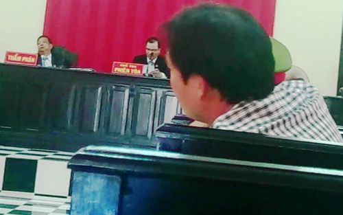 Những tin tức ph&aacute;p luật mới nhất h&ocirc;m nay đề cập đến th&ocirc;ng tin thẩm ph&aacute;n ngủ gật khi ngồi xử &aacute;n đang g&acirc;y x&ocirc;n xao dư luận