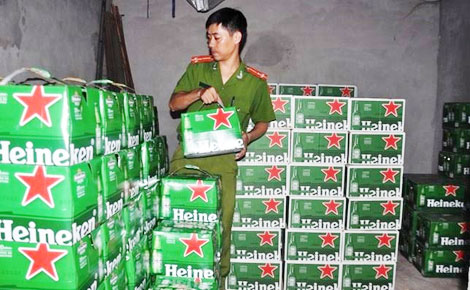 Trong những tin tức ph&aacute;p luật mới nhất h&ocirc;m nay c&oacute; vụ Ph&aacute;t hiện 2 kho h&agrave;ng lậu trị gi&aacute; tr&ecirc;n 400 triệu đồng
