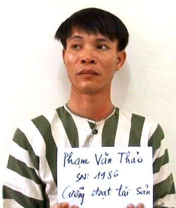 Trong những tin tức ph&aacute;p luật mới nhất h&ocirc;m nay c&oacute; vụ bắt đối tượng giả danh CSGT để v&ograve;i tiền về qu&ecirc; ăn Tết