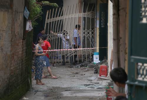 Những tin ph&aacute;p luật mới nhất h&ocirc;m nay đề cập đến vụ nổ lớn khiến 1 người chết ở ng&otilde; Th&ocirc;ng Phong, H&agrave; Nội
