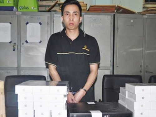 Nguyễn H&ugrave;ng Cường c&ugrave;ng tang vật vụ &aacute;n