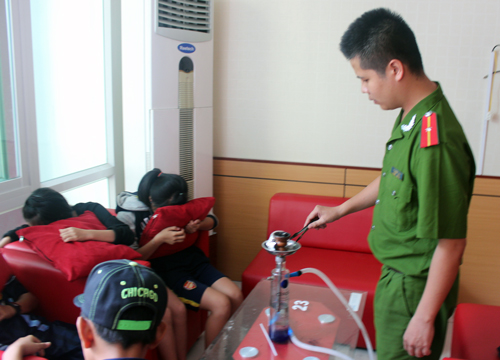 Trong những tin tức ph&aacute;p luật mới nhất h&ocirc;m nay c&oacute; vụ học sinh lớp 6 d&ugrave;ng shishaTrong những tin tức ph&aacute;p luật mới nhất h&ocirc;m nay c&oacute; vụ học sinh lớp 6 d&ugrave;ng shisha