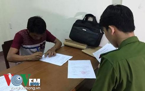 Bắt giữ thanh ni&ecirc;n hại đời b&eacute; g&aacute;i mới quen qua mạng x&atilde; hội l&agrave; một trong những tin ph&aacute;p luật mới nhất h&ocirc;m nay