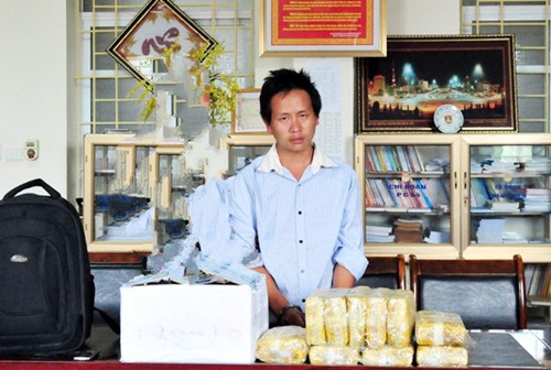 Đối tượng Hơ Văn Chứ v&agrave; số ma t&uacute;y bị bắt giữ &agrave; tin tức ph&aacute;p luật online mới nhất trong ng&agrave;y.