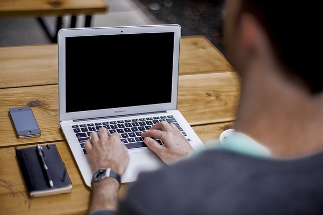 Trong những tin tức ph&aacute;p luật online mới nhất h&ocirc;m nay c&oacute; vụ xử phạt hai blogger ở Vũng T&agrave;u 10 triệu đồng