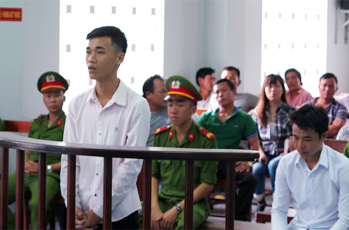 Những tin tức ph&aacute;p luật mới nhất h&ocirc;m nay đề cập đến vụ đối tượng vi phạm luật giao th&ocirc;ng tấn c&ocirc;ng cảnh s&aacute;t