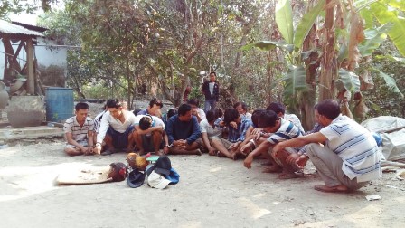 C&aacute;c đối tượng v&agrave; tang vật tại hiện trường, theo những tin tức ph&aacute;p luật mới nhất h&ocirc;m nay