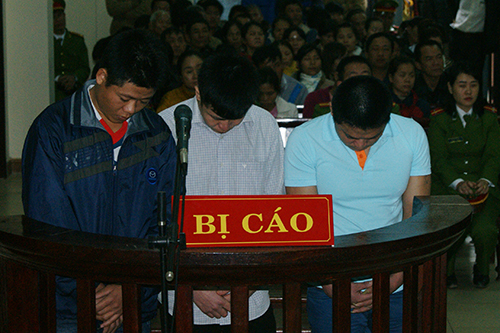 C&aacute;c bị c&aacute;o tại phi&ecirc;n t&ograve;a