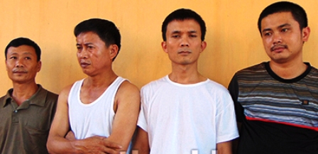 Những tin ph&aacute;p luật mới nhất h&ocirc;m nay đề cập đến vụ triệt ph&aacute; sới bạc trong rừng cao su ở Thanh H&oacute;a