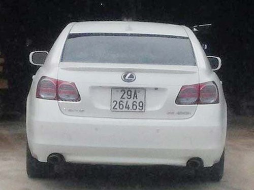 Xe Lexus GS450h gắn biển số giả