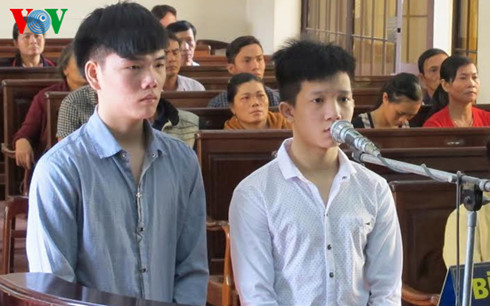 Hai đối tượng giết người trong phi&ecirc;n x&eacute;t xử
