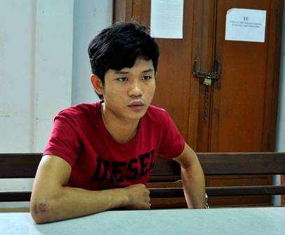 Đối tượng Đoàn Văn Huy tại cơ quan công an, theo những tin pháp luật online mới nhất trong ngày Đối tượng Đoàn Văn Huy tại cơ quan công an, theo những tin pháp luật online mới nhất trong ngày
