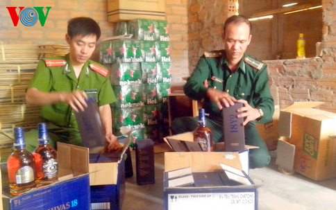 Những tin tức pháp luật mới nhất hôm nay đề cập đến nạn buôn lậu hàng hóa Những tin tức pháp luật mới nhất hôm nay đề cập đến nạn buôn lậu hàng hóa