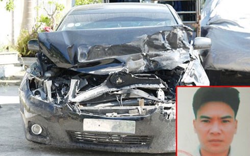 Chiếc &ocirc; t&ocirc; Camry mang biển xanh giả do Qu&yacute; c&ugrave;ng đồng bọn d&ugrave;ng để vận chuyển ng&agrave; voi tr&aacute;i ph&eacute;p, theo những tin tức ph&aacute;p luật 24h qua