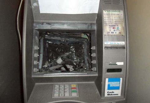 Vụ ph&aacute; trụ ATM lấy trộm 380 triệu đồng l&agrave; điểm nhấn của mục tin tức ph&aacute;p luật mới nhất h&ocirc;m nay
