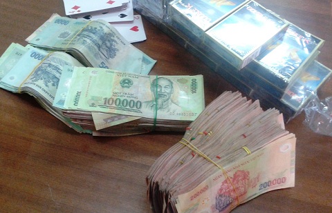 Con bạc phi th&acirc;n từ tầng 3 xuống đất trốn c&ocirc;ng an l&agrave; tin tức ph&aacute;p luật mới nhất h&ocirc;m nay