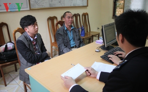 Tin tức ph&aacute;p luật 24h h&ocirc;m nay đề cập đến vụ bắt giữ thuốc t&acirc;n dược, dụng cụ y tế tr&aacute;i ph&eacute;p