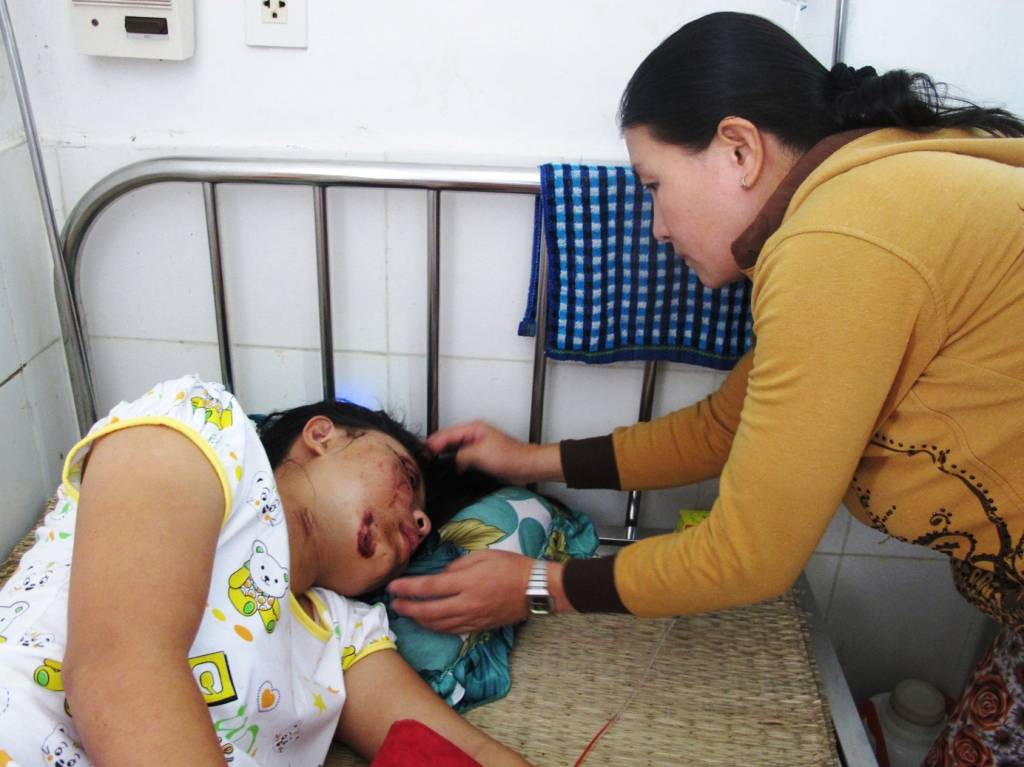 Những t&igrave;nh tiết mới nhất vụ nữ sinh tử nạn nghi do c&ocirc;ng an đuổi được c&aacute;c b&aacute;o ph&aacute;p luật thường xuy&ecirc;n cập nhật