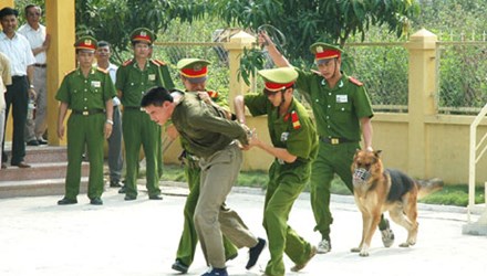 Những tin tức ph&aacute;p luật mới nhất về nạn tham nhũng lu&ocirc;n được độc giả quan t&acirc;m theo d&otilde;i
