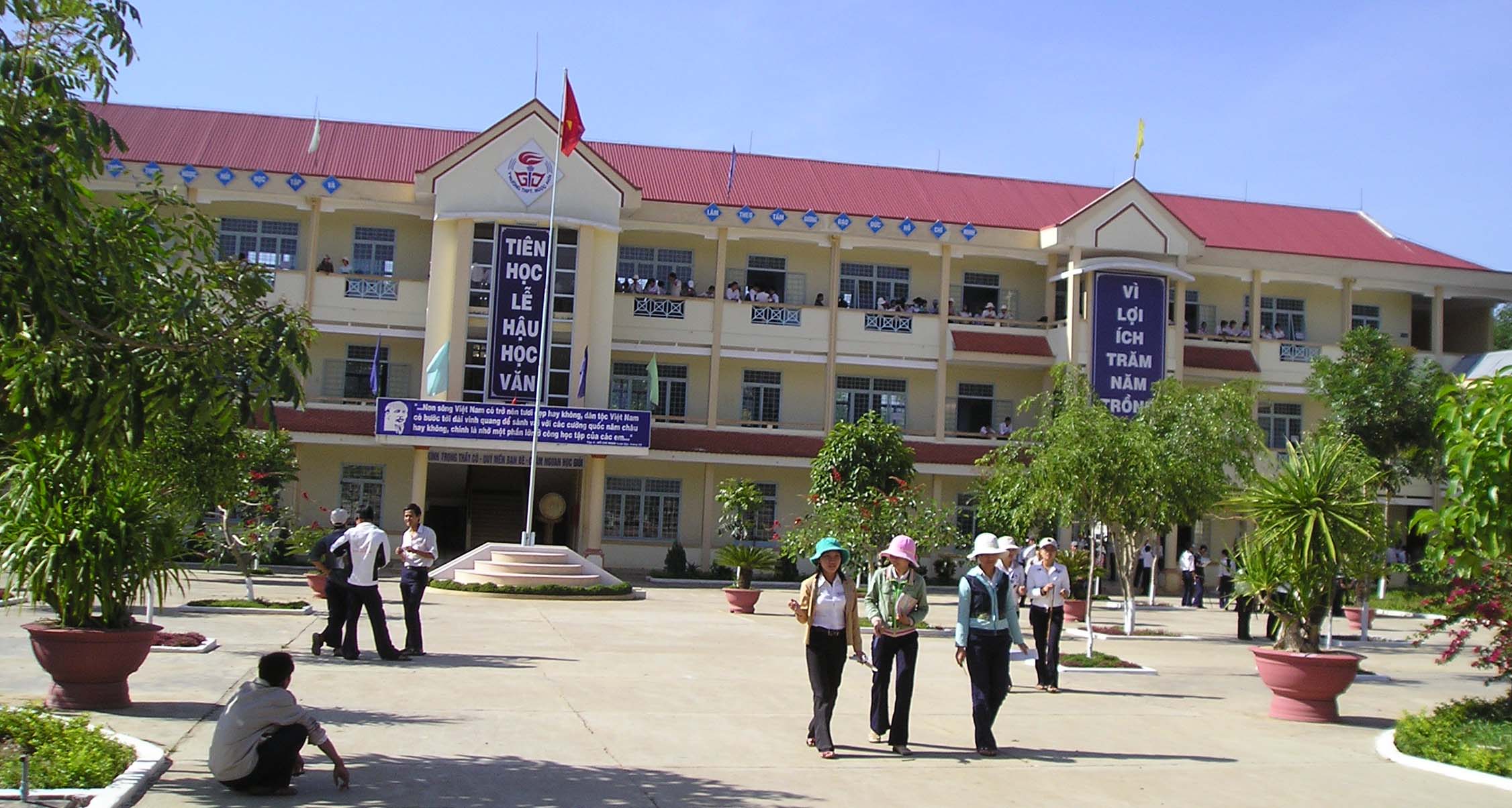Giáo viên rởm, vào trường học trộm tài sản là một trong những tin pháp luật mới nhất hôm nay. Ảnh: Giáo viên rởm, vào trường học trộm tài sản là một trong những tin pháp luật mới nhất hôm nay. Ảnh: