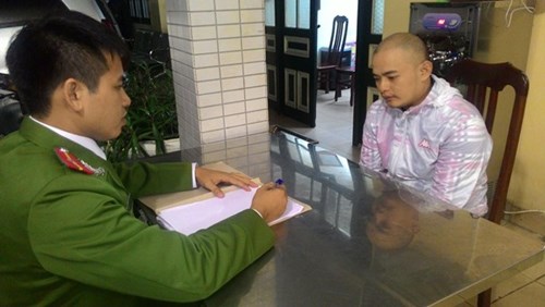 Đối tượng Dũng tại cơ quan c&ocirc;ng an