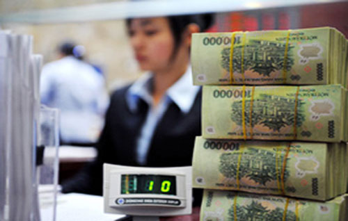 Trong những tin tức ph&aacute;p luật mới nhất h&ocirc;m nay c&oacute; vụ d&ugrave;ng hồ sơ giả r&uacute;t 950 triệu đồng của ng&acirc;n h&agrave;ng