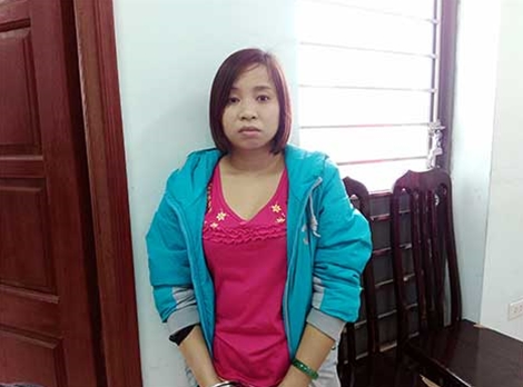 Đối tượng Trần Thị Lệ c&ugrave;ng số giấy tờ gửi trả lại chị Nga