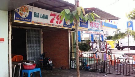Trong những tin tức ph&aacute;p luật mới nhất h&ocirc;m nay c&oacute; vụ Ph&oacute; Ch&aacute;n &aacute;n bị ch&eacute;m ở qu&aacute;n bia