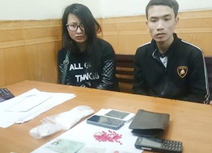 Theo tin tức ph&aacute;p luật mới nhất được ghi nhận cả hai đối tượng bị bắt đều c&oacute; vẻ ngo&agrave;i tr&iacute; thức