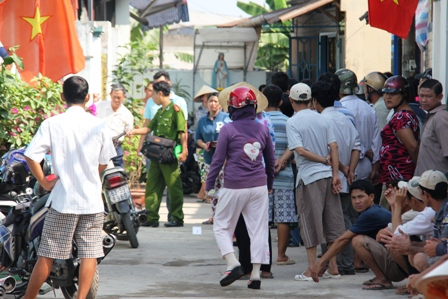 Tin ph&aacute;p luật mới nhất c&ocirc;ng an điều tra hiện trường vụ đ&aacute;nh chết người v&igrave; đ&ograve;i nợ