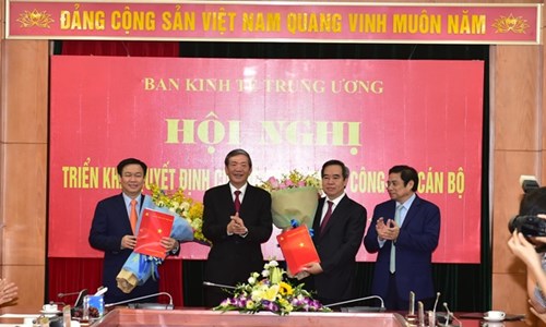 Bổ nhiệm nguy&ecirc;n Thống đốc NHNN giữ chức Trưởng ban Kinh tế T.Ư  l&agrave; một trong những tin tức thời sự nổi bật 24h qua