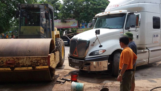 Tin tức thời sự 24h ngày 12/5 đề cập đến đâm chết người phụ nữ đang ngồi rửa xe Tin tức thời sự 24h ngày 12/5 đề cập đến đâm chết người phụ nữ đang ngồi rửa xe