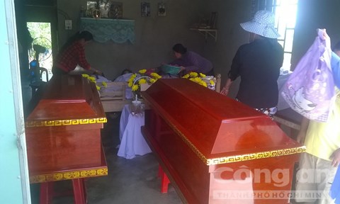 Trong những tin tức thời sự 24h hôm nay có việc Gia đình lo hậu sự cho 3 anh em cùng chết đuối Trong những tin tức thời sự 24h hôm nay có việc Gia đình lo hậu sự cho 3 anh em cùng chết đuối