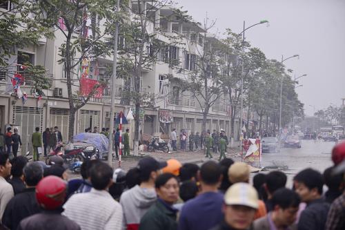 Trong những tin tức thời sự 24h h&ocirc;m nay c&oacute; việc khắc phục hậu quả vụ nổ kinh ho&agrave;ng ở H&agrave; Đ&ocirc;ng