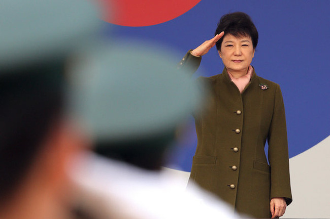 Tin tức thời sự 24h ng&agrave;y 25/3 đề cập đến việc Tổng thống H&agrave;n Quốc Park Geun-hye cảnh b&aacute;o t&igrave;nh h&igrave;nh Triều Ti&ecirc;n tiếp tục leo thang căng thẳng
