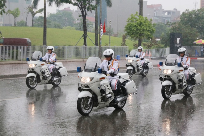 Trong những tin tức thời sự 24h h&ocirc;m nay c&oacute; việc Cảnh s&aacute;t dẫn đo&agrave;n đưa đ&oacute;n &ocirc;ng Obama h&eacute; lộ b&iacute; mật đặc biệt