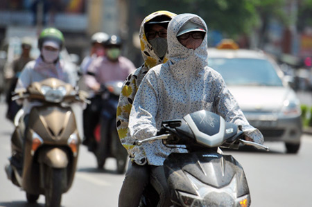 Tổn thương n&atilde;o v&igrave; say nắng