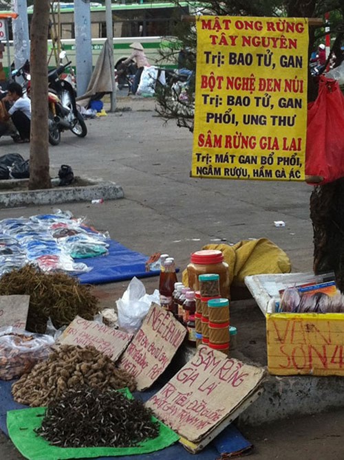 Tin tức trong ng&agrave;y 18/4: Thu giữ 18.000 lít gi&acirc;́m ăn sản xuất từ axit