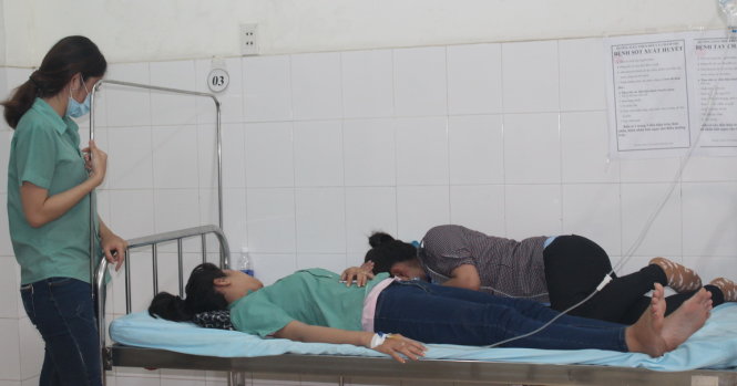 Tin tức trong ng&agrave;y 29/4: Dừa trắng &lsquo;n&otilde;n&rsquo; nhờ chất bột lạ