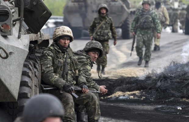 T&igrave;nh h&igrave;nh Ukraine mới nhất: Đụng độ lại nổ ra quanh th&agrave;nh phố cảng chiến lược Mariupol 