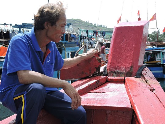 T&agrave;u Trung Quốc vội v&atilde; bỏ đi sau khi lại đ&acirc;m hỏng t&agrave;u c&aacute; Việt Nam khiến t&igrave;nh h&igrave;nh Biển Đ&ocirc;ng một lần nữa &ldquo;dậy s&oacute;ng&rdquo;