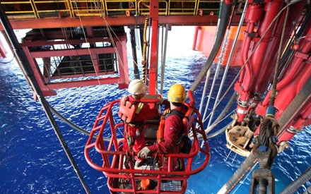 Chuy&ecirc;n gia nước ngo&agrave;i đ&aacute;nh gi&aacute; Trung Quốc r&uacute;t gi&agrave;n khoan l&agrave; do sức &eacute;p từ dư luận quốc tế