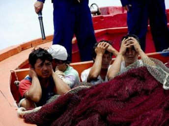 Trung Quốc nhiều lần tấn c&ocirc;ng t&agrave;u v&agrave; ngư d&acirc;n Việt Nam khiến t&igrave;nh h&igrave;nh Biển Đ&ocirc;ng th&ecirc;m căng thẳng