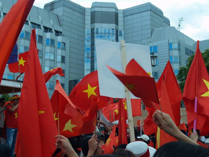 Thời gian qua, cộng động người Việt ở nước ngoài đã nhiều lần tổ chức biểu tình phản đối việc Trung Quốc quân sự hóa Biển Đông Thời gian qua, cộng động người Việt ở nước ngoài đã nhiều lần tổ chức biểu tình phản đối việc Trung Quốc quân sự hóa Biển Đông