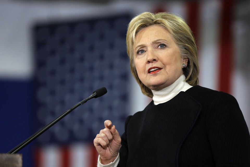 Tạp chí Forbes nhận định nếu đắc cử tổng thống, chính quyền Hilary Clinton sẽ cứng rắn hơn đối với tình hình Biển Đông hiện nay