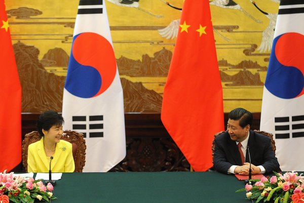 Tuy nhi&ecirc;n, dường như H&agrave;n Quốc đang chọn c&aacute;ch trung lập khi n&oacute;i về t&igrave;nh h&igrave;nh Biển Đ&ocirc;ng để tr&aacute;nh l&agrave;m phật l&ograve;ng Trung Quốc