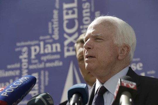 Chủ tịch Ủy ban Qu&acirc;n vụ Thượng viện Mỹ John McCain cho rằng việc Mỹ kh&ocirc;ng tuần tra Biển Đ&ocirc;ng l&agrave; một sai lầm