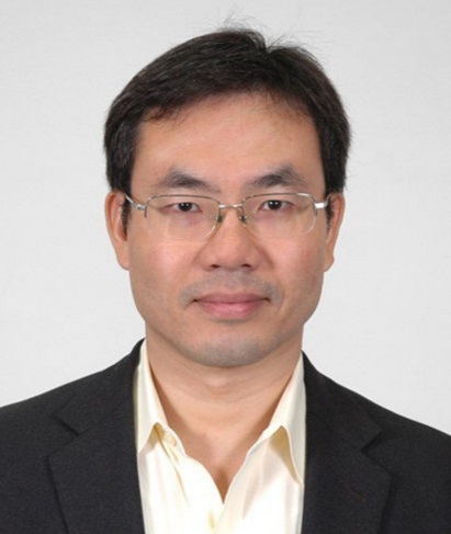Gi&aacute;o sư Alexander L. Vuving l&agrave; chuy&ecirc;n gia trong c&aacute;c lĩnh vực về an ninh ch&acirc;u &Aacute;, Đ&ocirc;ng Nam &Aacute;, Trung Quốc, Việt Nam v&agrave; t&igrave;nh h&igrave;nh Biển Đ&ocirc;ng