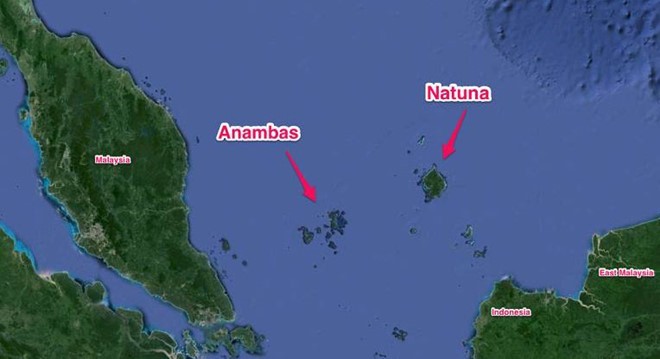 Quần đảo Natuna ở ph&iacute;a Nam Biển Đ&ocirc;ng, giữa b&aacute;n đảo M&atilde; Lai v&agrave; đảo Borneo